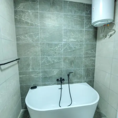 Luxury, Modern & Spacious 2 Bedroom Flat, Dbor1-2 *