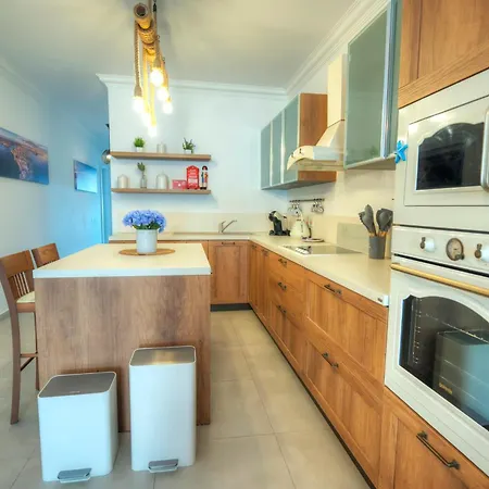 Luxury, Modern & Spacious 2 Bedroom Flat, Dbor1-2 * Pieta