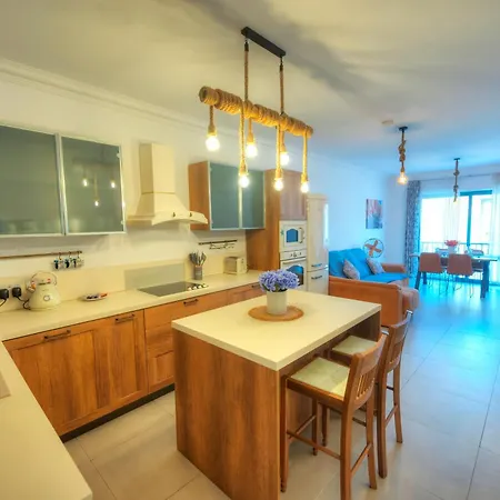 Luxury, Modern & Spacious 2 Bedroom Flat, Dbor1-2 *