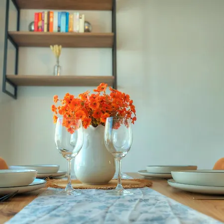 Luxury, Modern & Spacious 2 Bedroom Flat, Dbor1-2